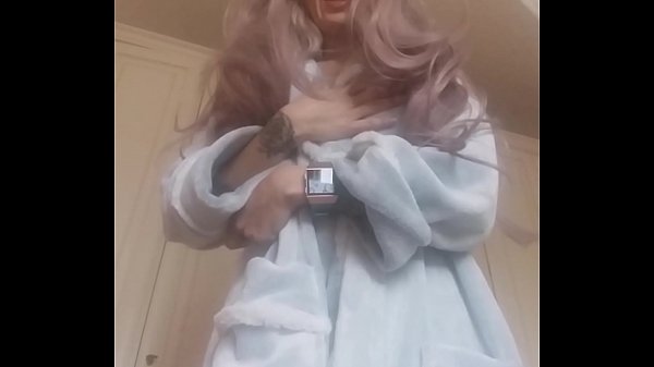 saw you! I know, you were jerkin off on my beautiful body: my farts will give you the right lesson 