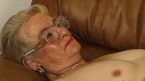 JuliaReavesProductions - Hausfrauen Luder - scene 1 - video 3 fingering blowjob fucking asshole orga 