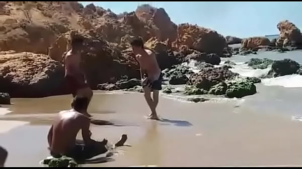 Venezolanos golpe&aacute;ndose bien rico