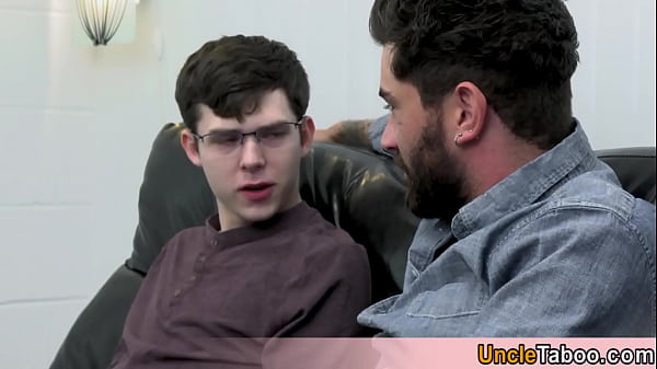 Older guy versus clueless anal virgin teen  