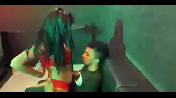 Sexo gostoso na boate