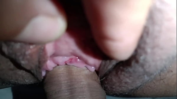 Cutie opens pussy for old when he returns after trip 