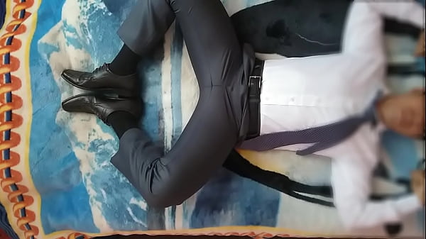 showing suit bulge cam
