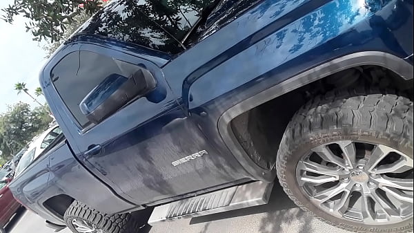 Trishs truck preview scene 