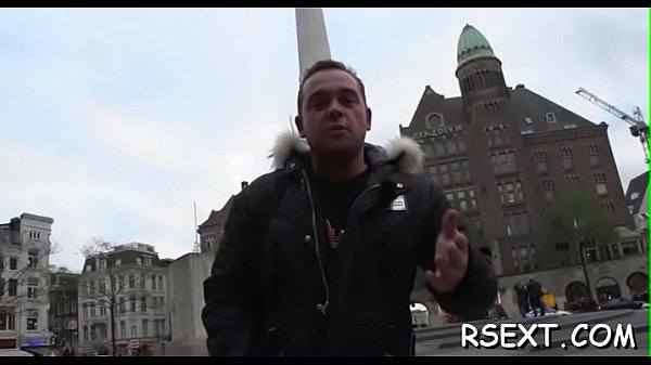 Hottie gets licked and fucks