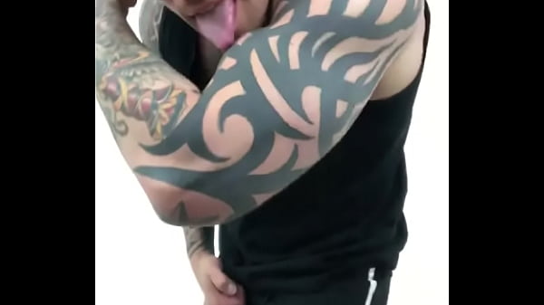 Jordan Levine Flexing and Huge Cumshot