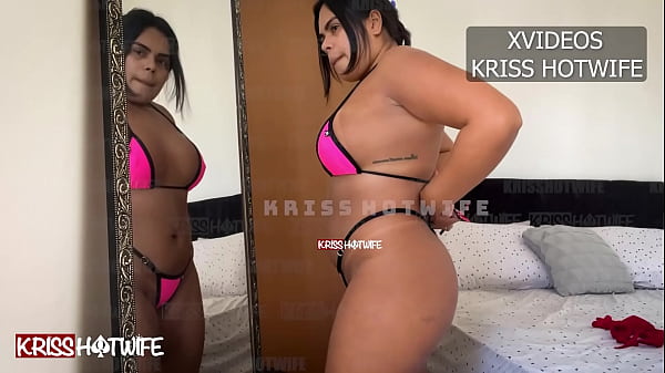 Novos biquinis ousados para usar em publico, com a buceta pulando