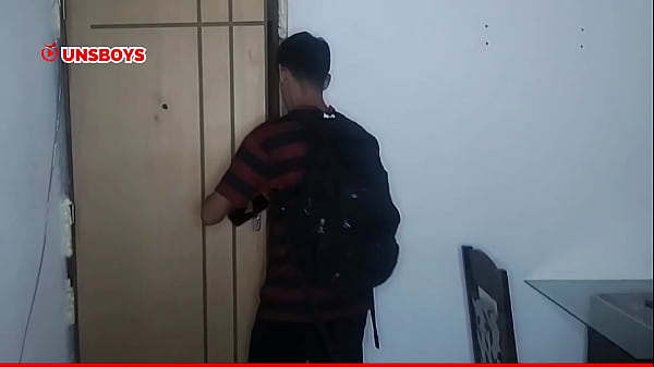 Amigos fodendo gostoso no dia de halloween 