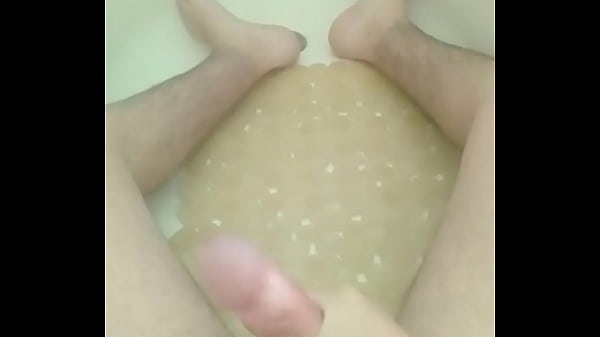 masturbandome bien rico hasta correrme.