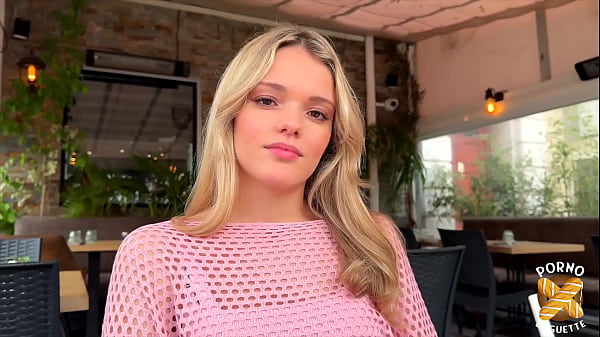 Jade, somptueuse blonde, adore la bonne baise !