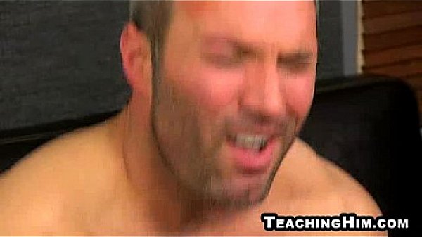 Muscular hunk Brock Landon getting fucked anally