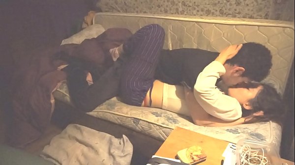 Me encanta gemir cuando mi novio me folla a lo perrito