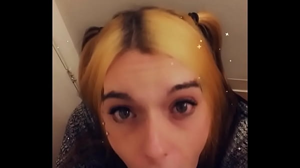 Hot Shemale Likes Sucking Dick 