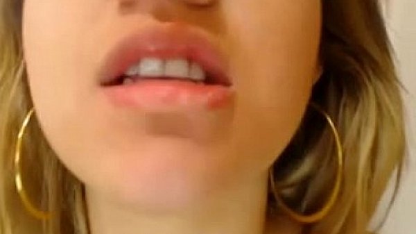 Hot Lesbians Having Fun on Cam - CAMGIRLSFUN.COM