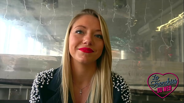 Elle r&eacute;clame ma bite pour que je la remplisse