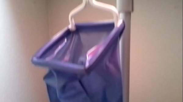 Dilatazione anale ed ispezione anale con inserimento di supposta e clistere molto caldo