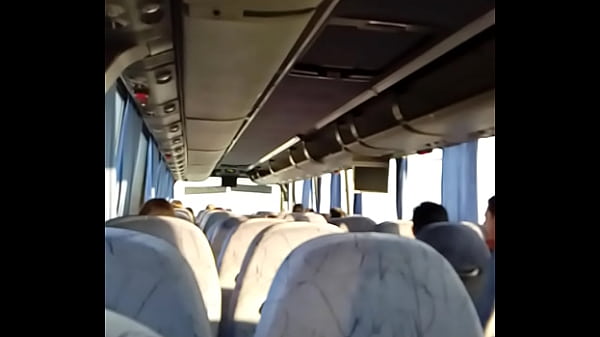 BUS FUN DRKANJE KURCA U BUS  