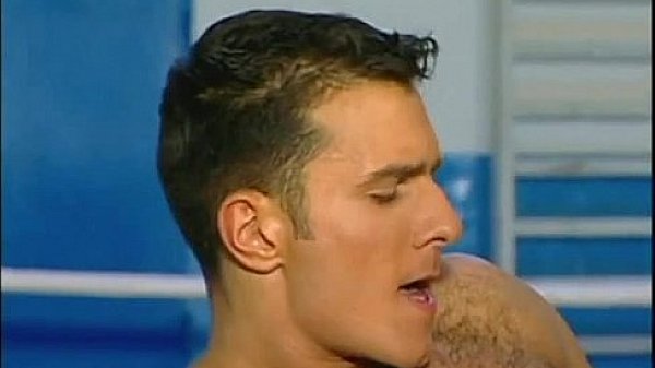 Muscular hunk sucks cock and gets fucked in the ass 