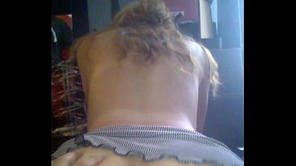 Solita por el culo, le duele y encanta!