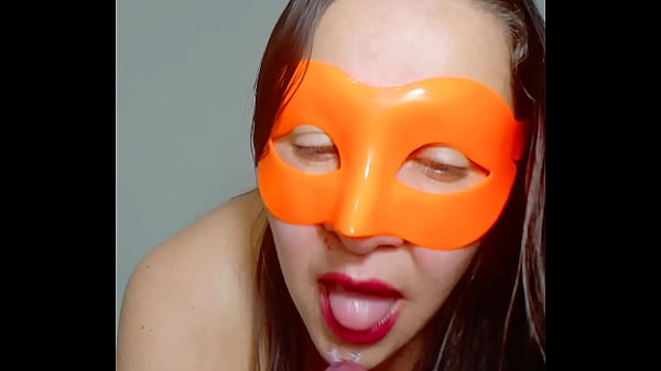 La Due&ntilde;a Del Bar Hace Un Video Especial Penetrando Su Hermosa Y Enorme Concha Para Su Nuevo Cliente Le Encanta La Verga De Extra&ntilde;os FULL ON XRED / SHEER 3