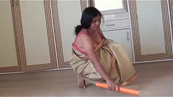 BEAUTIFUL LADY SERVENT FUCKED BY OWNER