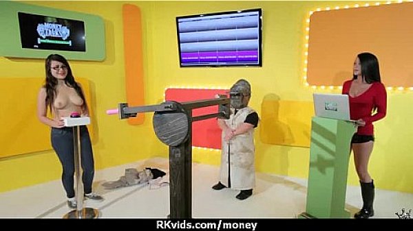 Amateur girl accepts cash for sex from stranger 7