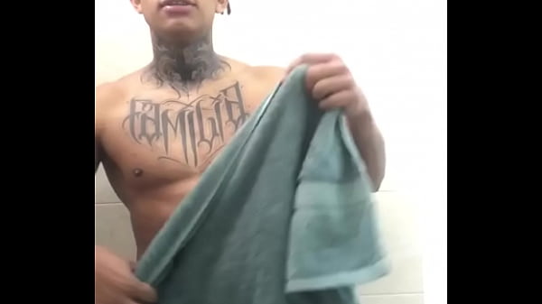 Quiero que me chupes la verga y te tragues toda mi leche caliente