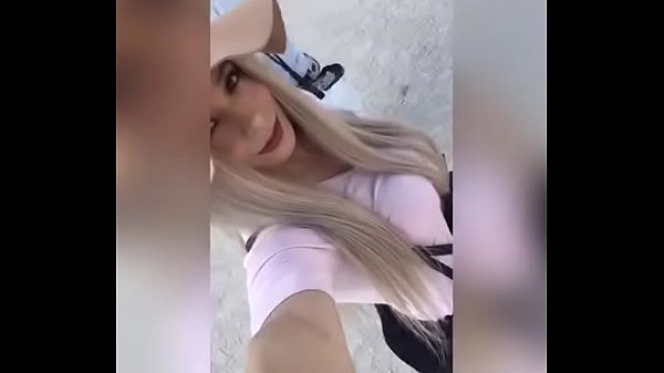 Trans femenina caliente morbosa joven y femenina