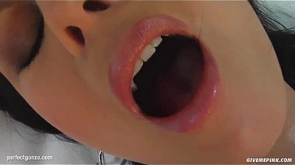 Veronika showing her fingering skill on Give Me Pink with passion