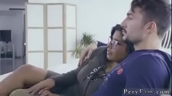 Mujeres bellas comparten el novio