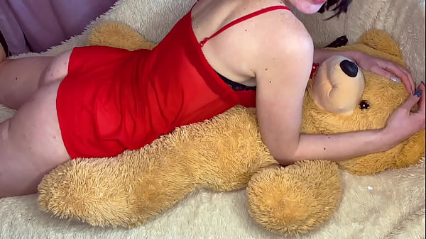 ТРАХАЕТ МЕДВЕДЯ НА ВИДЕО И СТОНЕТ, СОЛО БРЮНЕТКА  