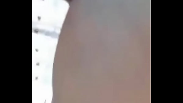 Jovencita folla con su amigo