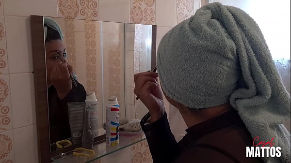 Adoro ser casada com uma puta e ver os clientes dela comer ela gostoso  