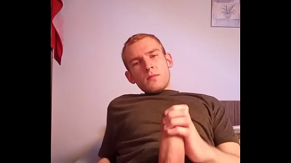 Egy magyar sr&aacute;cnak iszonyat vastag farka van