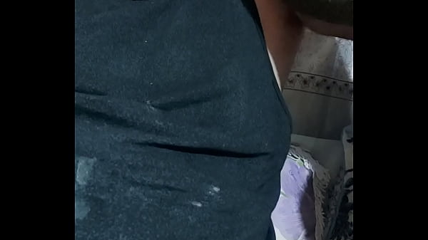 Passando a l&iacute;ngua no suvaco dele