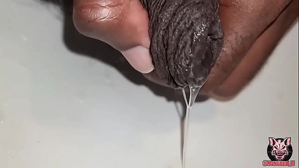 Pra quem tem sede de mijo. #mijo #piss #fetiche #fetish #uncut 