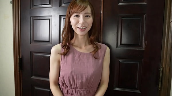 熟女が童貞君を優しくサポート。最高の初体験を達成するまでを追う筆おろしドキュメント。今回は椿原みゆさんが献身的な奉仕で童貞君のこわばる体と心をほぐし、自らの肉体を教材に女体の扱い方を伝授する。果たして童貞君はこの場で男になれるのか？