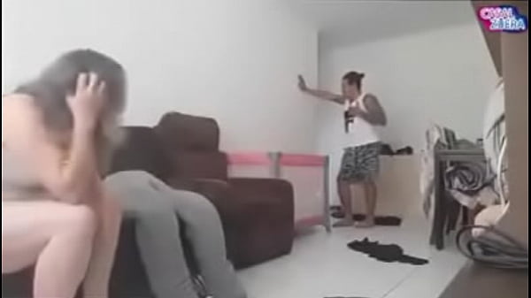 Broma a marido de infidelidad