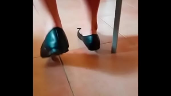 ITALIAN TEEN BALLERINAS SHOEPLAY 