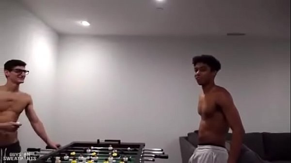 Foi na casa do amigo e deu para dois 