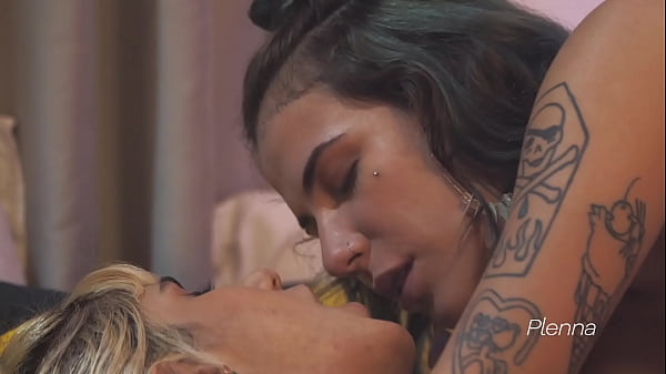 TENTEI ESTUDAR JUNTO COM MINHA AMIGA MAS A BUCETA DELA ;E MUITO GOSTOSA. N&Atilde;O RESISTI.  