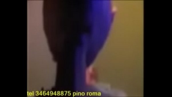 pino lo prende in bocca  