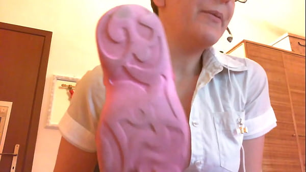 Questi piedini perfetti devono essere completamente riempiti di sborra