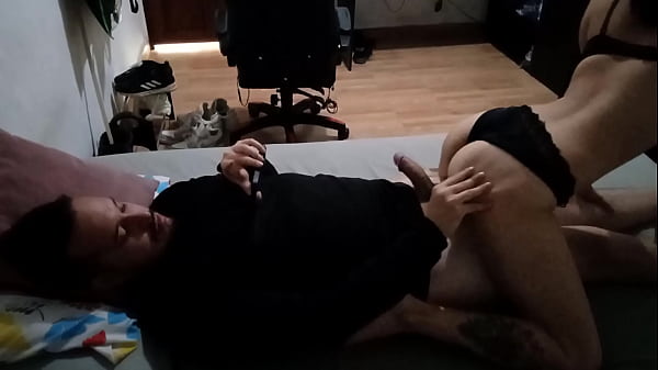 la se&ntilde;ora del servicio no solo hace las mejores limpiezas si no que tambi&eacute;n las mejores mamadas