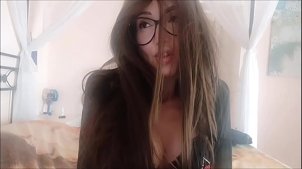 don't splash on your stepmom's face!!