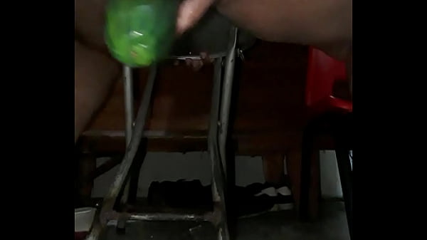 intento destruir mi ano con un pepino pero no entra todo