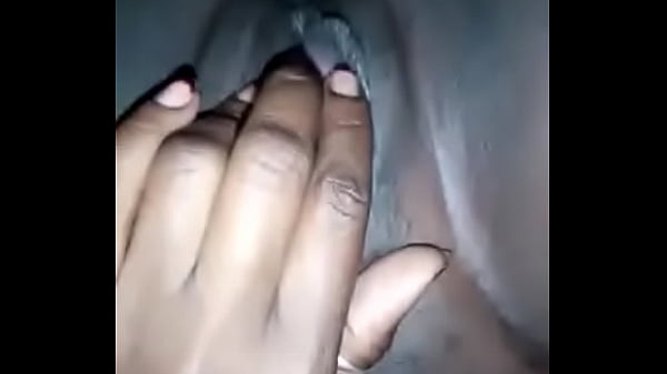 Conocida en la red de Badoo y me envia vido asturbandose  