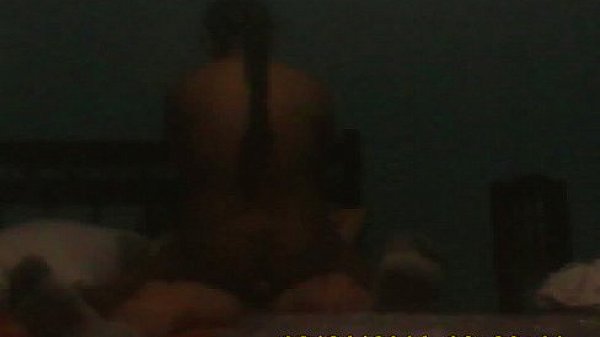 Putita montando en verga ajena