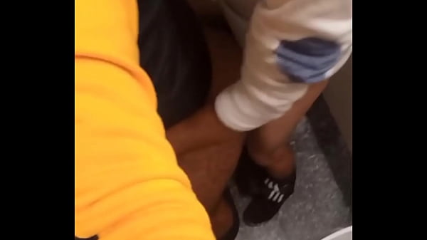 Festa de aniversario na ilha com homens regada a sexo e tes&atilde;o - Parte 1 