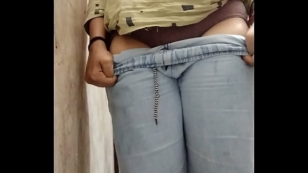 Indian girl take bottle in her pussy